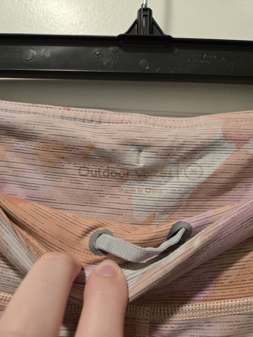 Outdoor Voices TechSweat Pink Camo Workout Leggings - Size‎ M - Picture 2 of 3